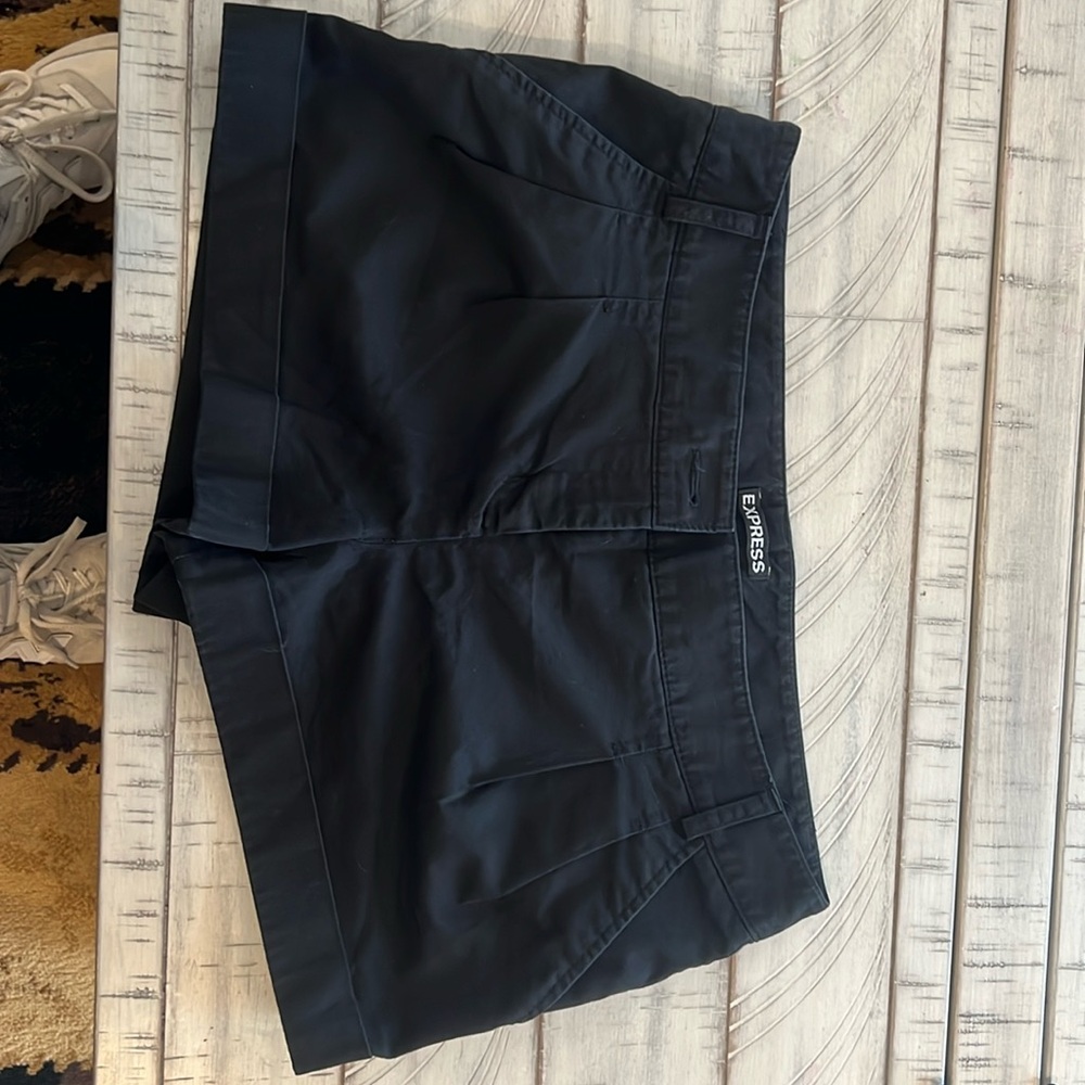 Express, black pleated shorts